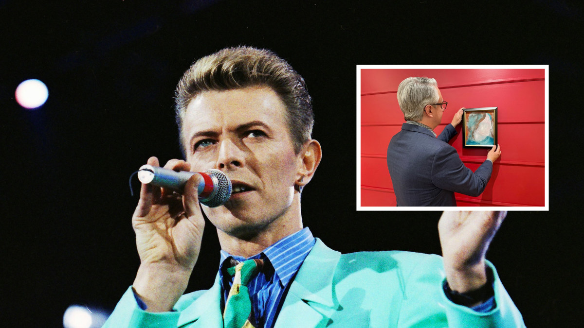 Davidas Bowie ir aukcione parduotas jo paveikslas / Scanpix nuotr.
