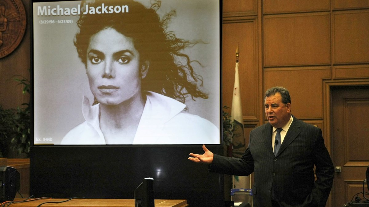 Jacksonų šeimos advokatas Brianas Panishas / AFP/„Scanpix“ nuotr.