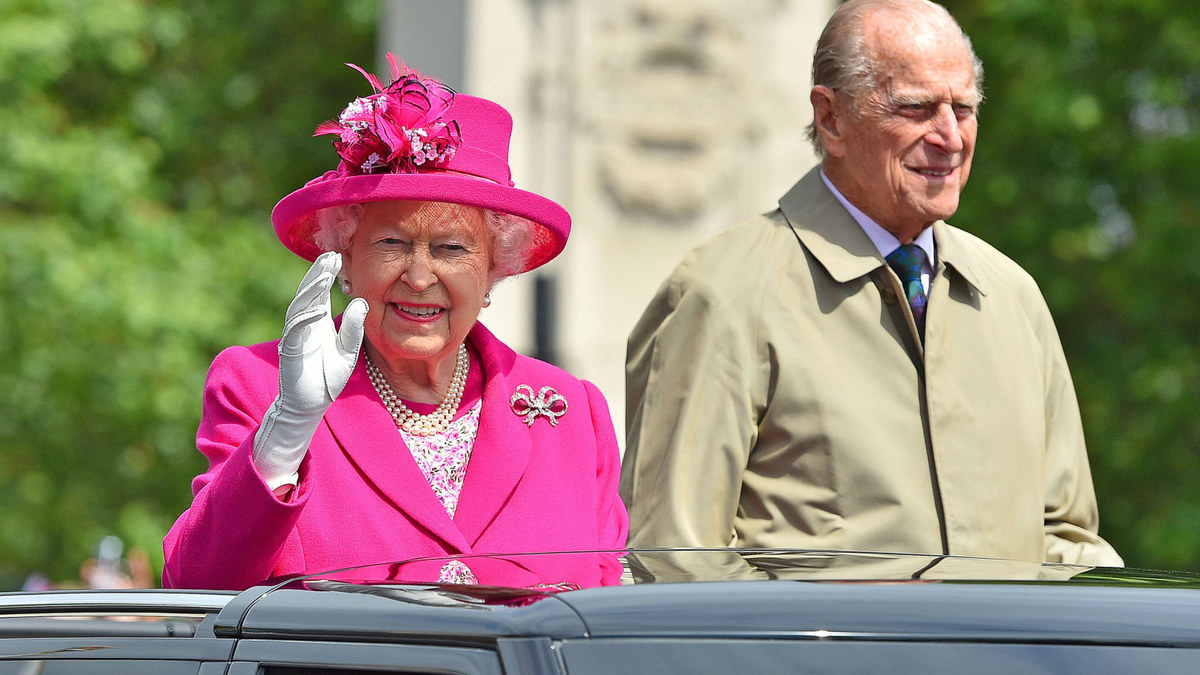 Karalienė Elizabeth II su sutuoktiniu princu Philipu švenčia vestuvių metines / „Scanpix“ nuotr.