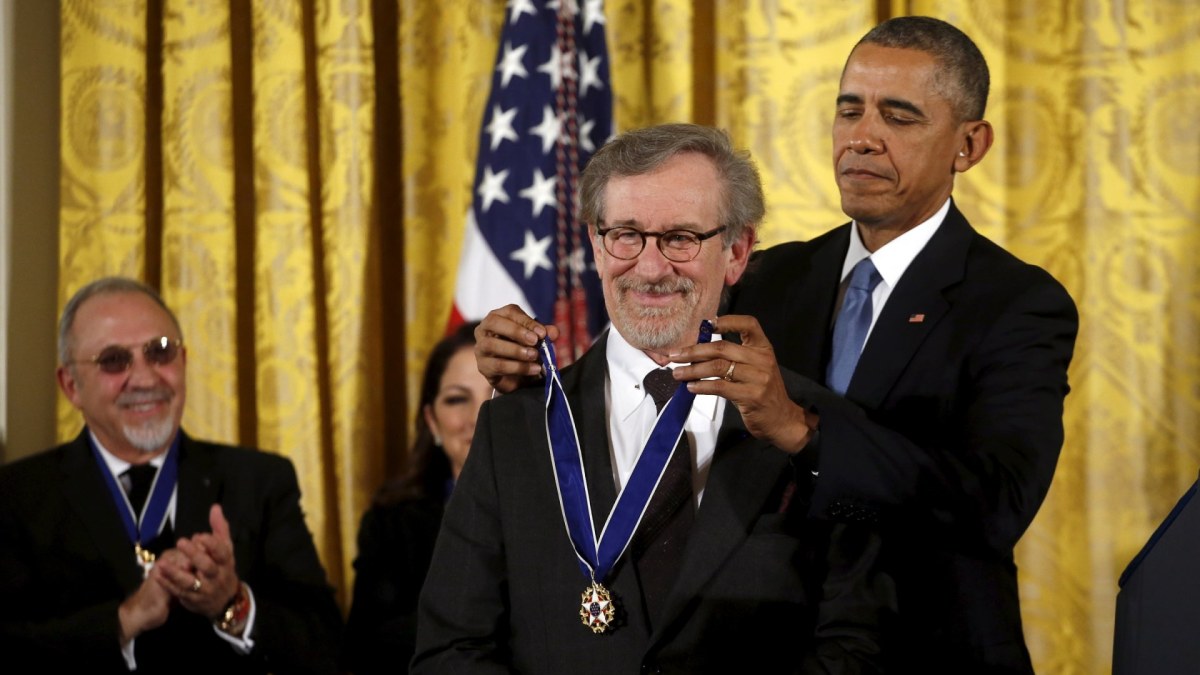 Stevenas Spielbergas ir Barackas Obama / „Reuters“/„Scanpix“ nuotr.