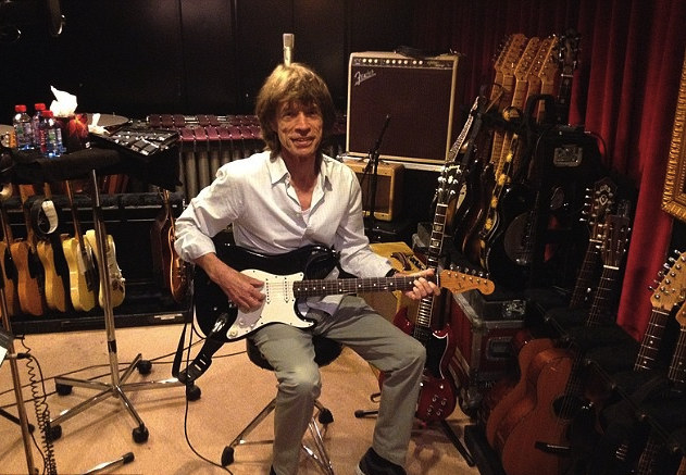 Mickas Jaggeris įrašų studijoje Prancūzijoje / „Twitter“ nuotr.