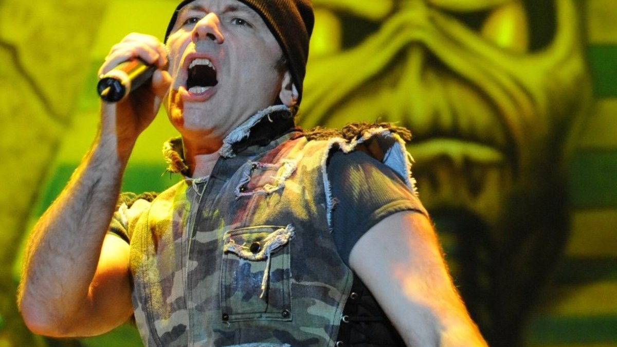 „Iron Maiden“ vokalistas Bruce'as Dickinsonas / AFP/„Scanpix“ nuotr.