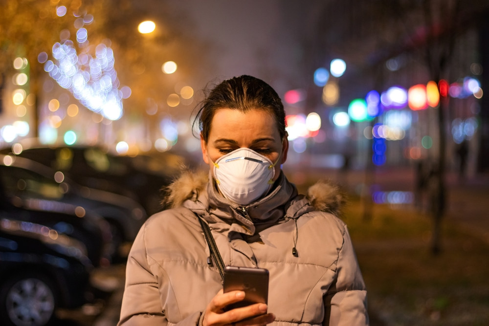 Oro tarša, smogas, Covid-19, respiratorius, veido kaukė  / Shutterstock nuotr.