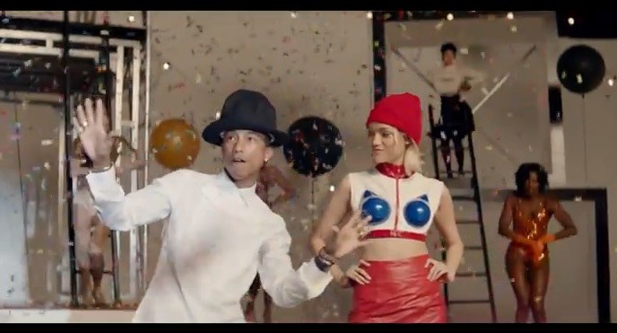Pharrellas Williamsas dainos „Marilyn Monroe“ vaizdo klipe / Stop kadras