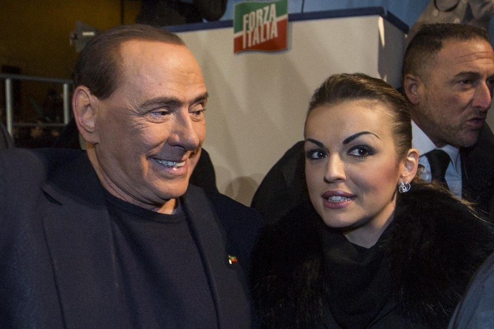 Silvio Berlusconi ir Francesca Pascale / „Scanpix“ nuotr.