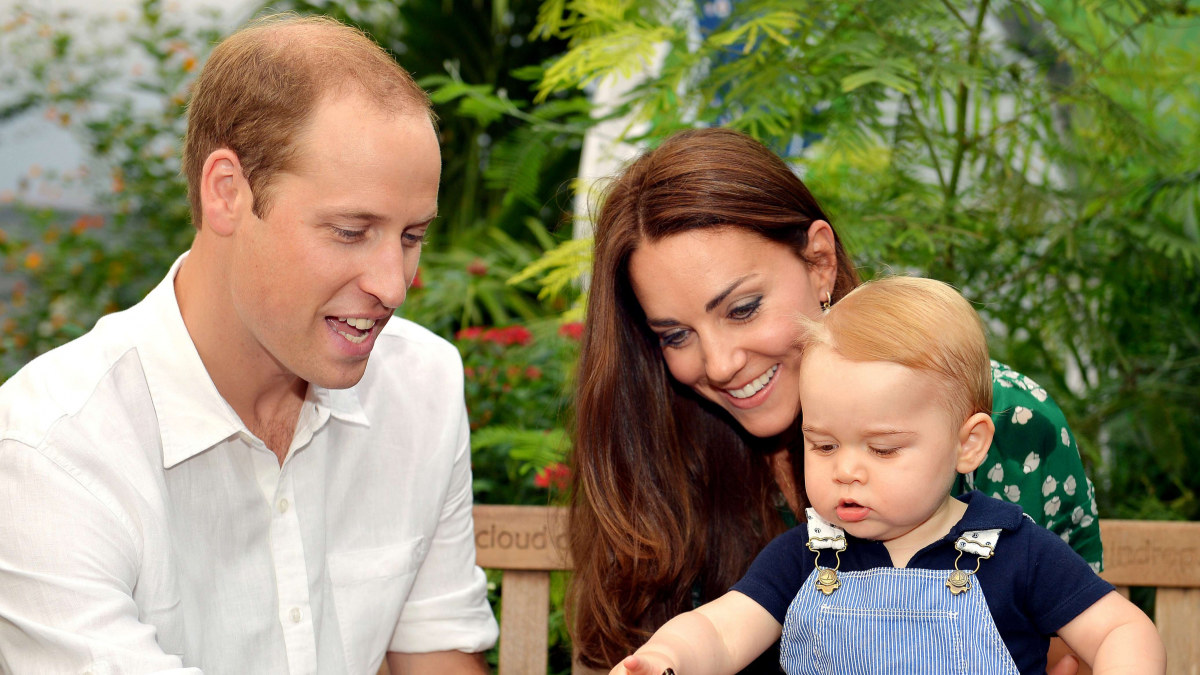 Kate Middleton, princas Williamas ir princas Geoge'as 