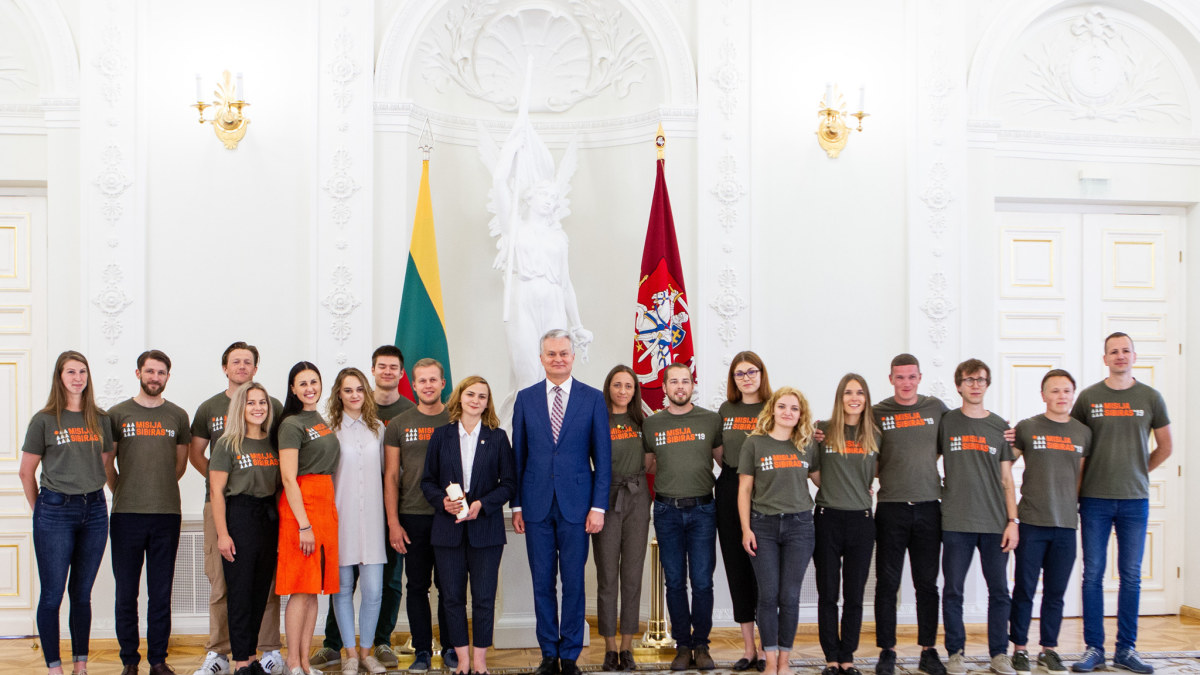 Prezidentas Gitanas Nausėda Prezidentūroje susitiko projekto „Misija Sibiras“ dalyviais/Pauliaus Peleckio/„ŽMONĖS Foto“ nuotr.