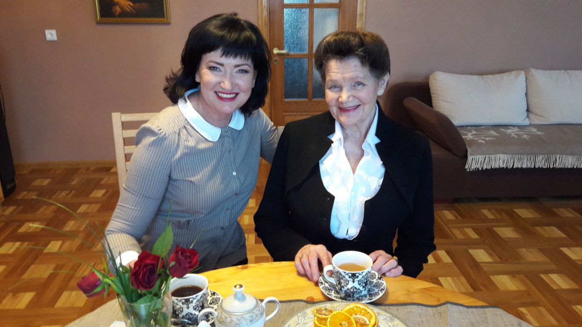 Irena Serapinienė su mama Juzefa Petraitiene / Asmeninio albumo nuotr. 