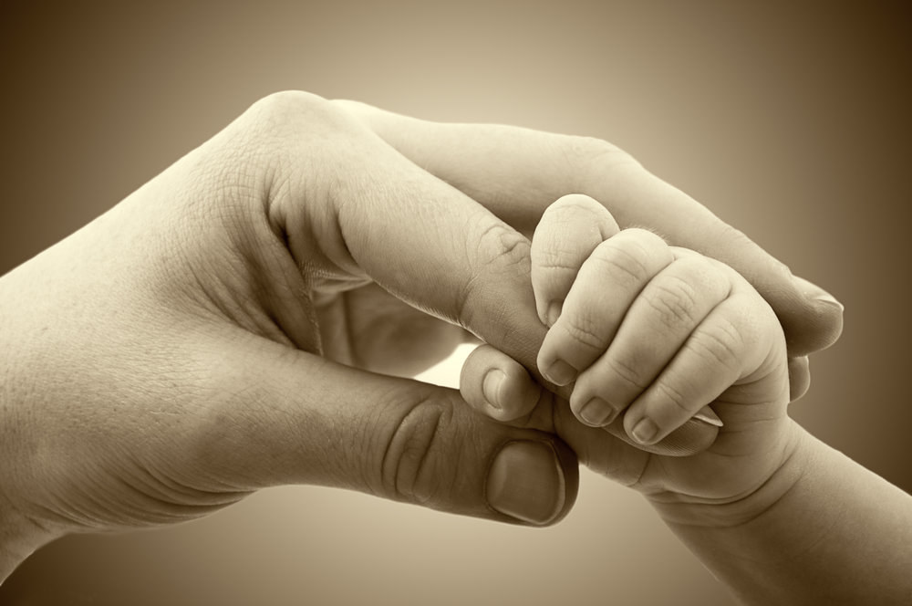 Motinos ir vaiko ranka / „Shutterstock“ nuotr.