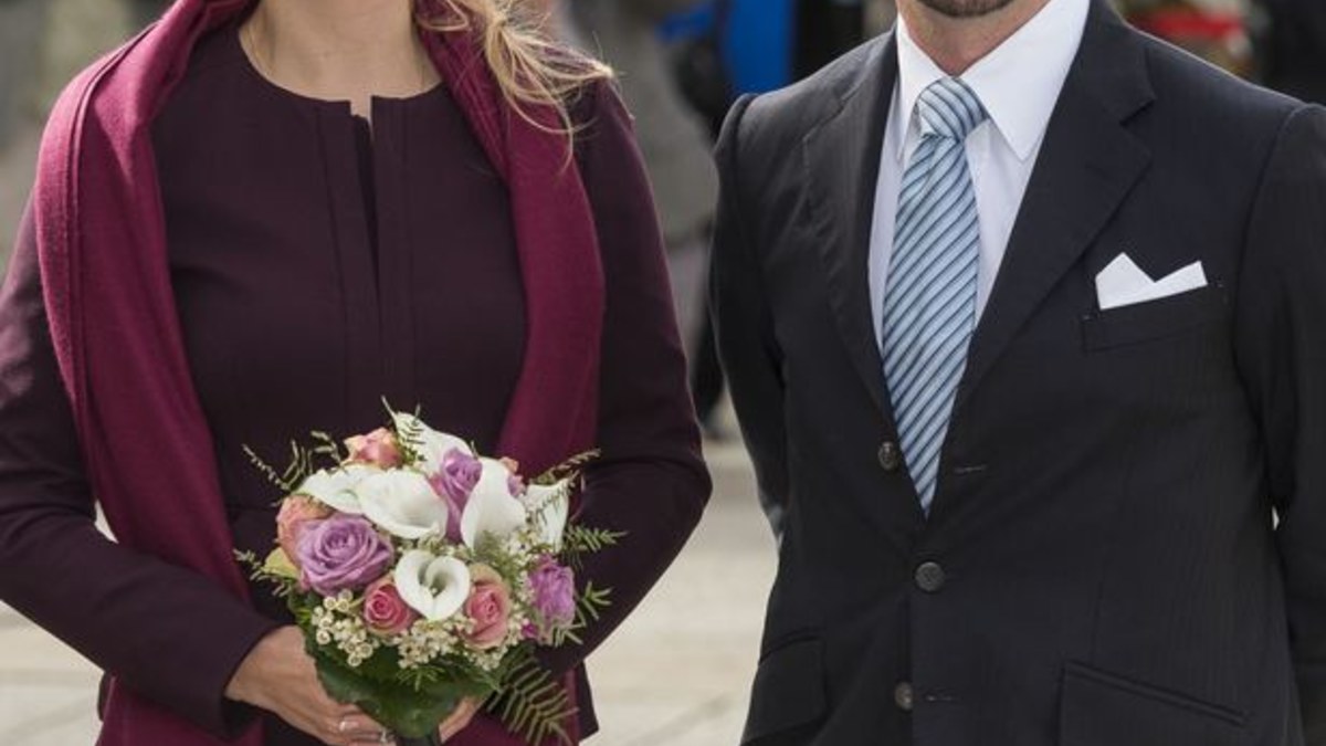 Liuksemburgo princas Guillaume'as ir belgų grafienė Stephanie de Lannoy / AFP/„Scanpix“ nuotr.