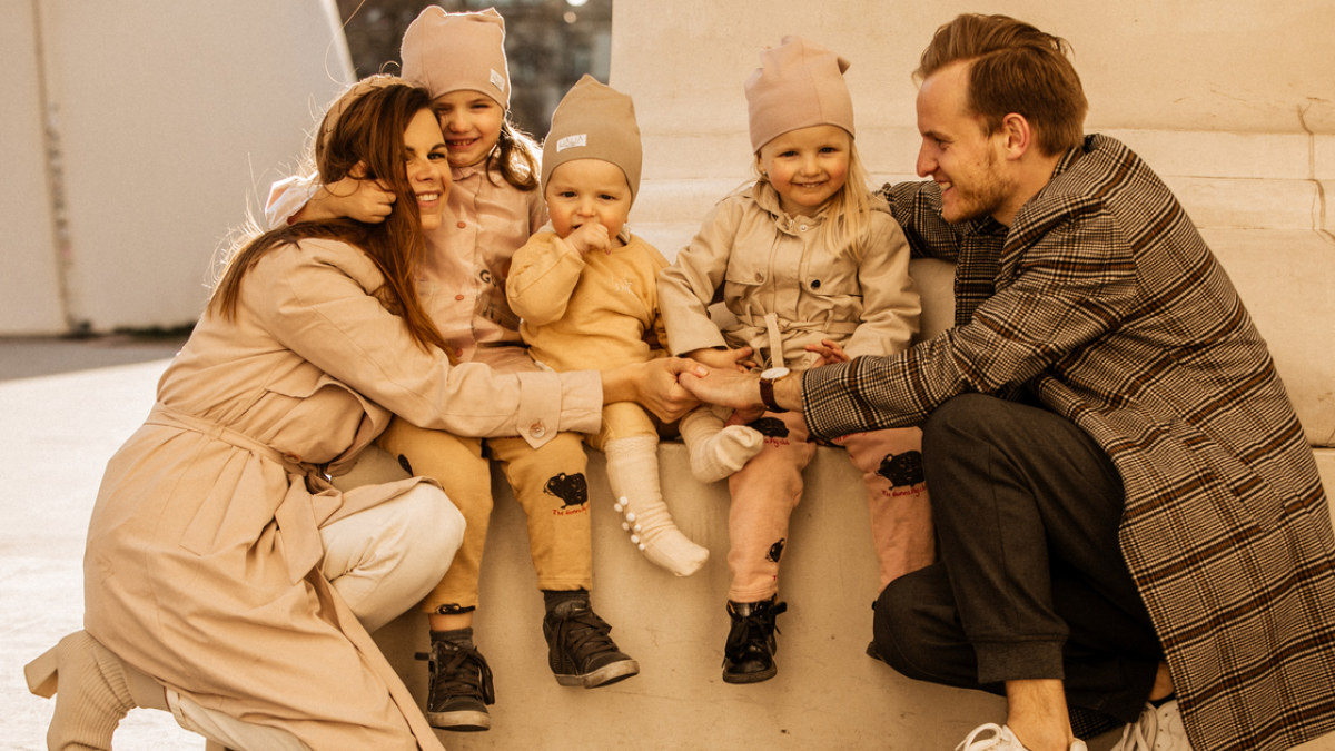 Laura ir Šarūnas Mazalai su vaikais / Simonos Kuzminskaitės nuotr.