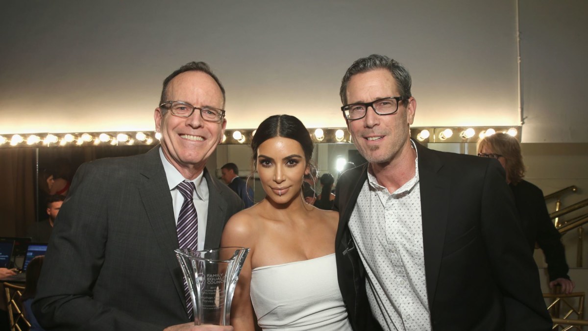 Kim Kardashian ir  Harvey Reese (dešinėje) bei Jonathanas Murray / „Scanpix“ nuotr.