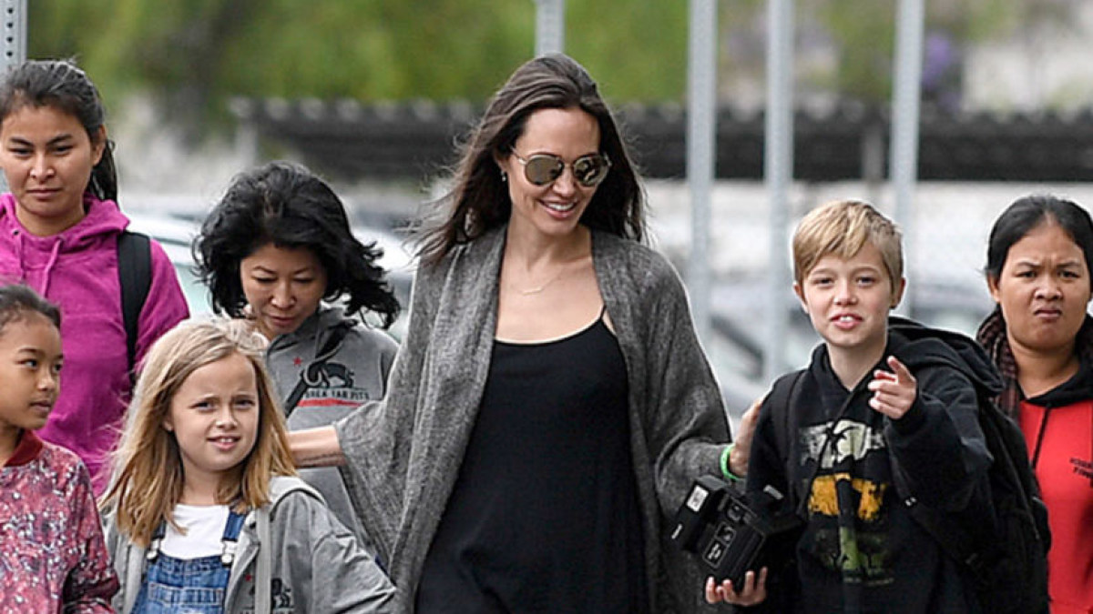 Angelina Jolie su vaikais, Vivienne - kairėje) / Vida Press nuotr.