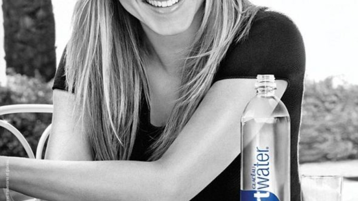 Jennifer Aniston / Glaceau.com nuotr.