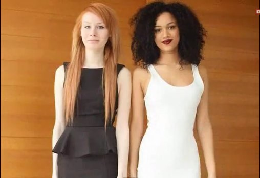 Dvynės Lucy (kairėje) ir Maria / Kadras iš vaizdo įrašo