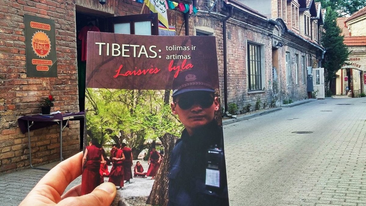  Dalai Lamos XIV vizitui Lietuvoje skirta knyga / Asmeninio archyvo nuotr.