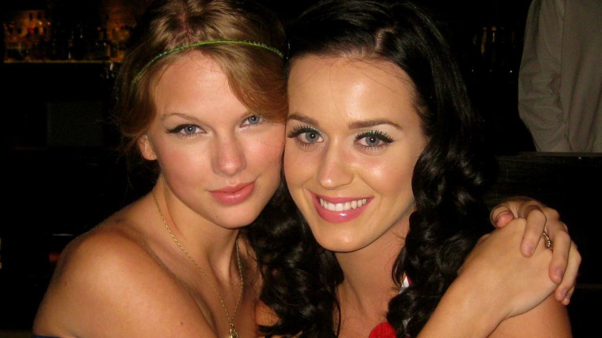 Taylor Swift ir Katy Perry 2009-aisiais / AOP nuotr.