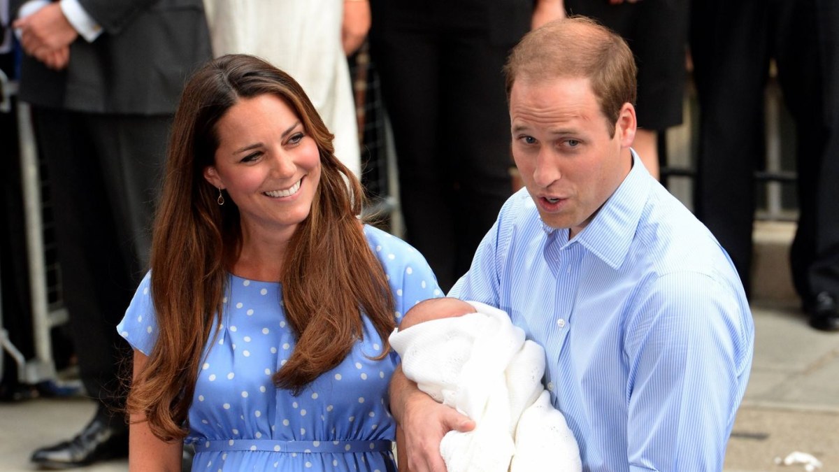 Catherine Middleton ir princas Williamas su mažuoju George'u / „Scanpix“ nuotr.
