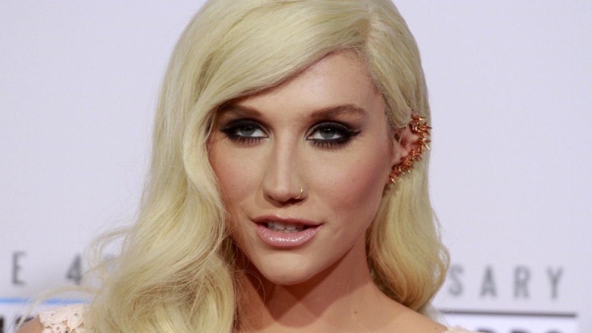 Kesha švenčia 27-ąjį gimtadienį / „Reuters“/„Scanpix“ nuotr.