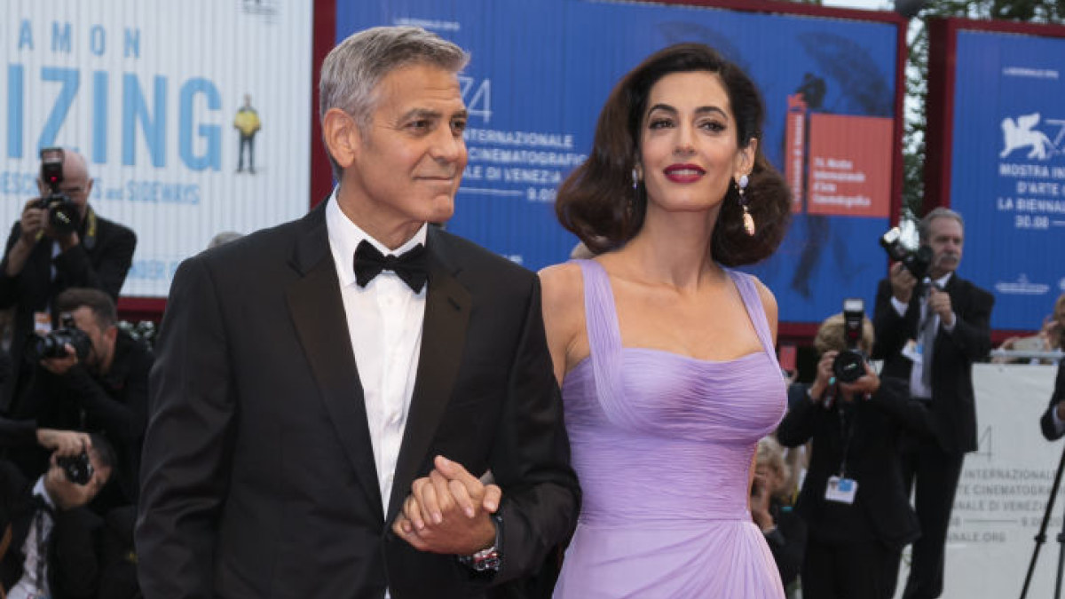 George'as Clooney ir Amal Clooney 74-ojo Venecijos kino festivalio uždaryme / Vida Press nuotr.