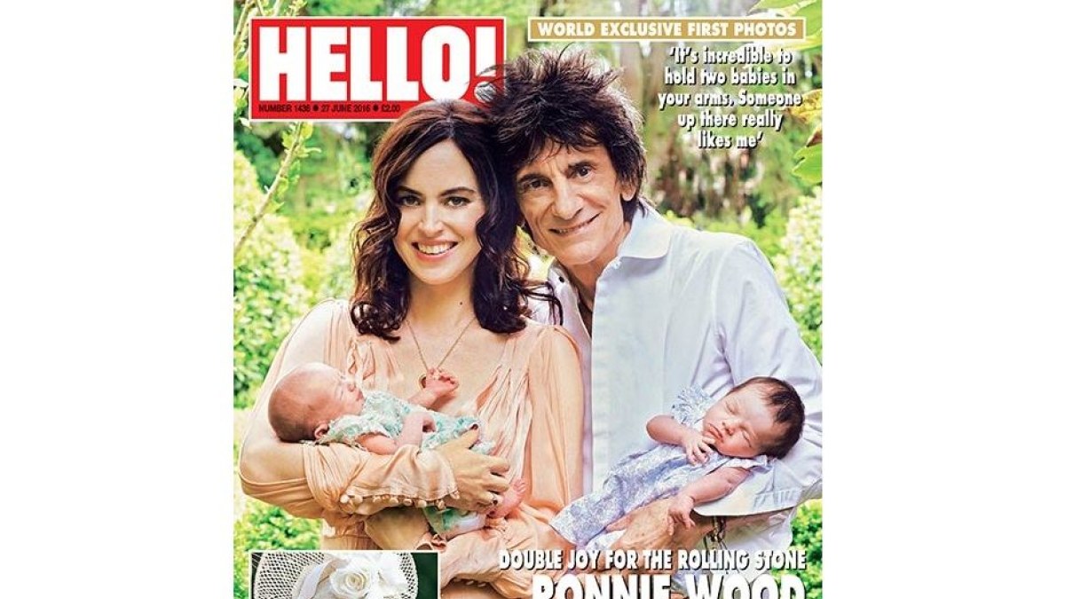 Ronnie Woodas su žmona Sally ir dukterimis Gracie Jane bei Alice Rose / „Hello!“ viršelis