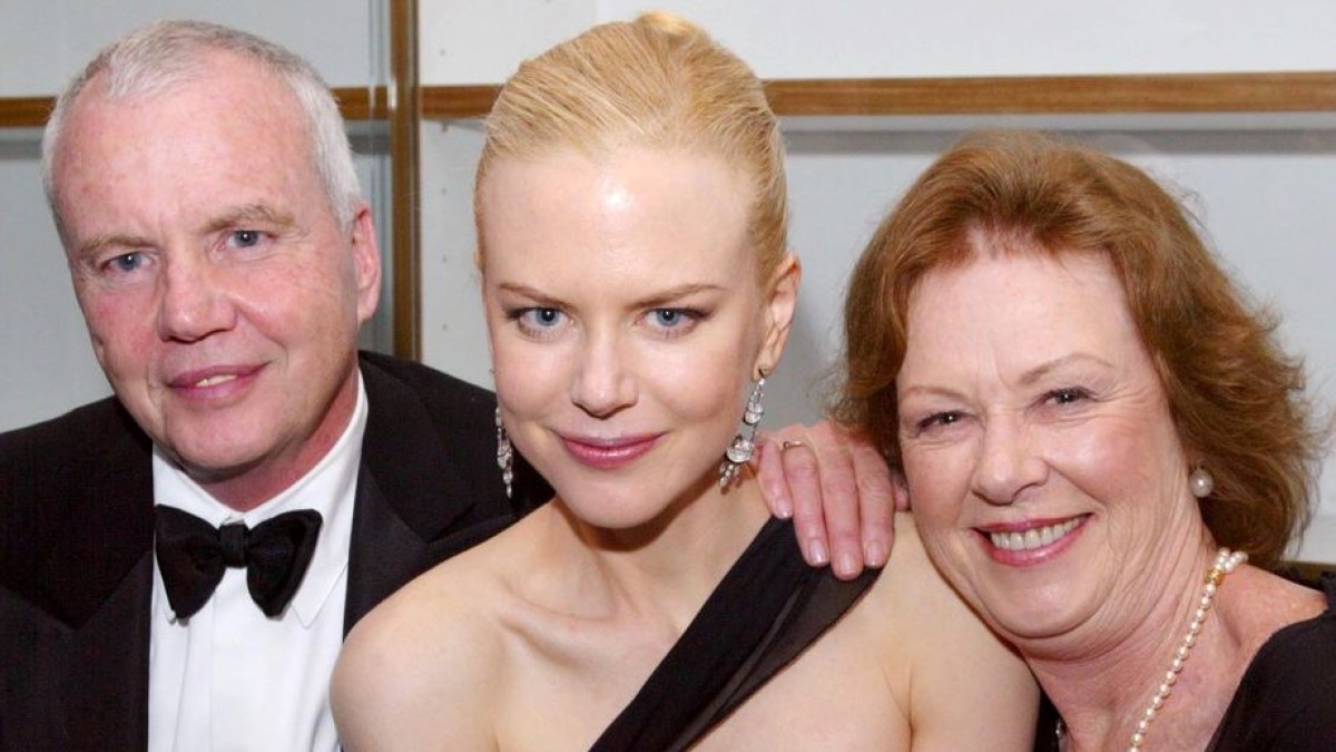 Nicole Kidman su tėvais Antony ir Janelle (2003 m.) / AOP nuotr.