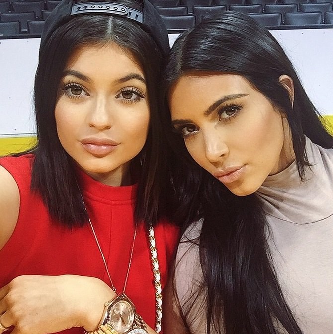 Kylie Jenner ir Kim Kardashian / „Instagram“ nuotr.