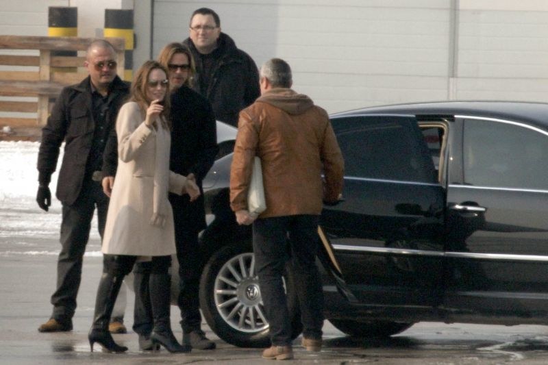 Angelina Jolie su Bradu Pittu atvyko į Sarajevą. / „Scanpix“/AP nuotr.