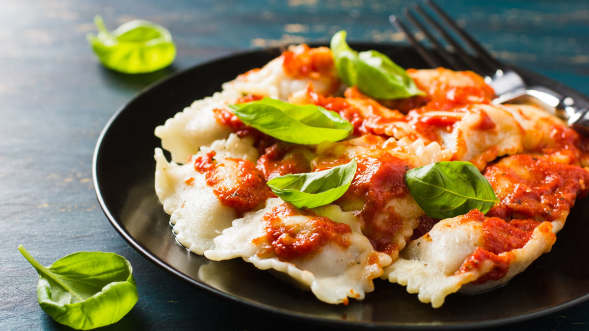 Itališki virtinukai su pomidorais, baltosiomis pupelėmis ir garbanotąja trūkažole / Fotolia nuotr.