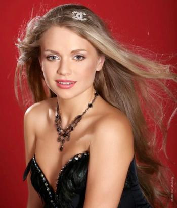 Baltarusijai „Eurovizijai“ atstovaus žavi blondinė Aliona Lanskaja / escflashmalta.com nuotr.
