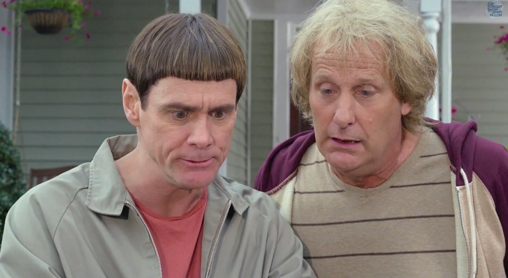 Jimas Carrey ir Jeffas Danielsas komedijoje „Bukas ir bukesnis 2“ / Kadras iš „Youtube“