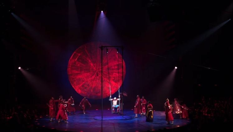 „Cirque du Soleil“ šou „Luzia“ / Stop kadras