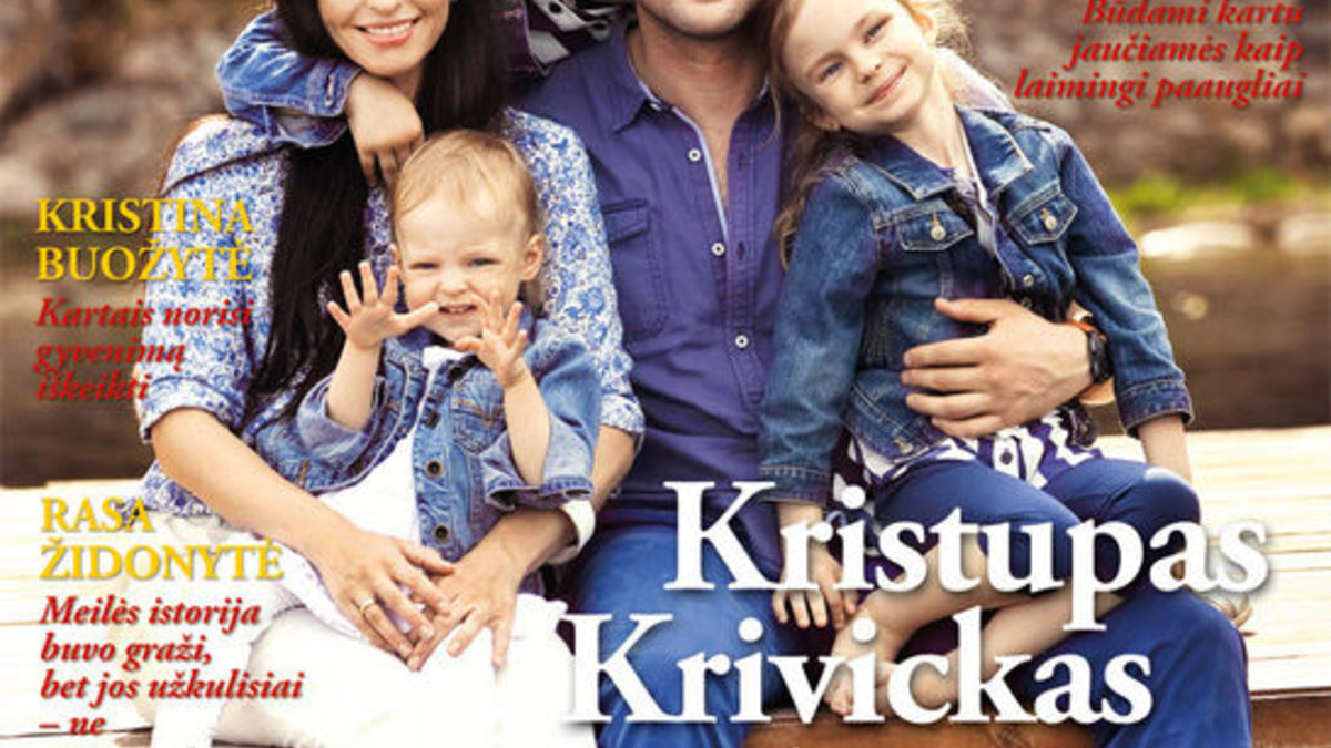 Kristupas ir Jurgita Krivickai su dukromis / Žurnalo „Žmonės“ viršelis