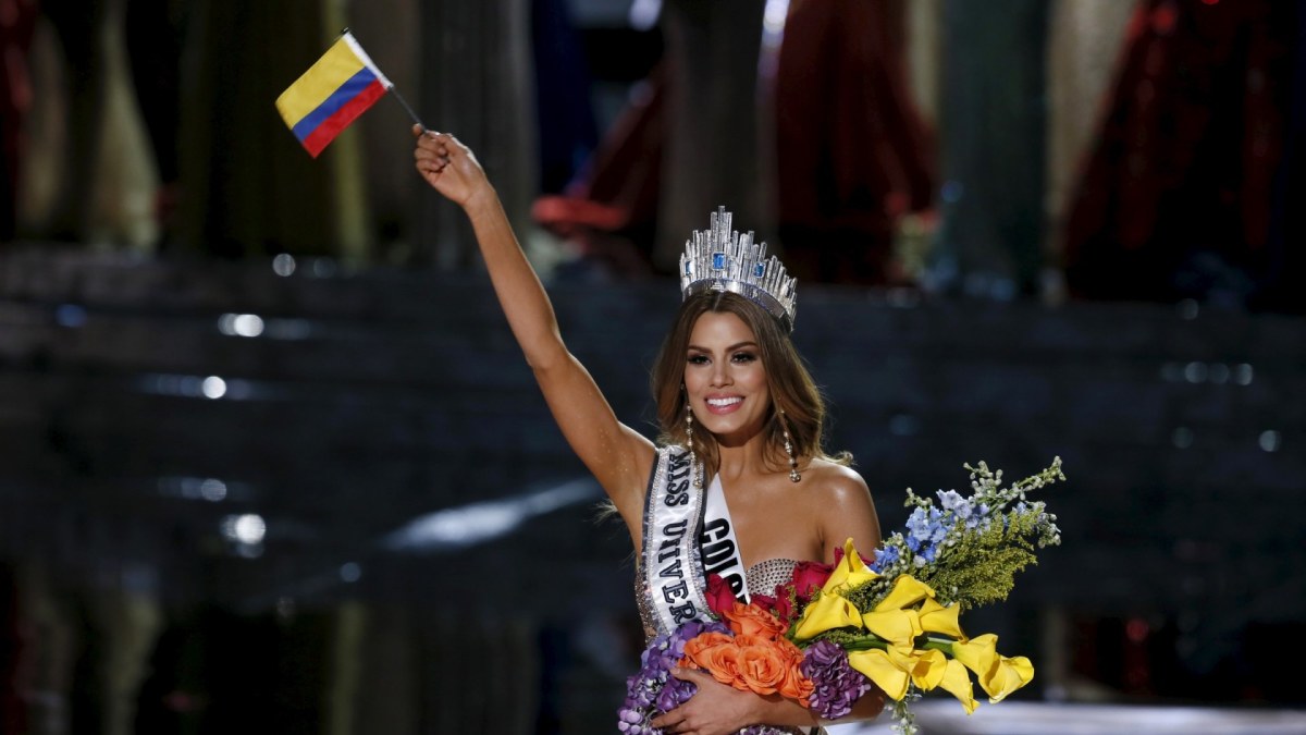 Kolumbietė Ariadna Gutierrez per klaidą buvo paskelbta „Mis Visata“ / „Reuters“/„Scanpix“ nuotr.