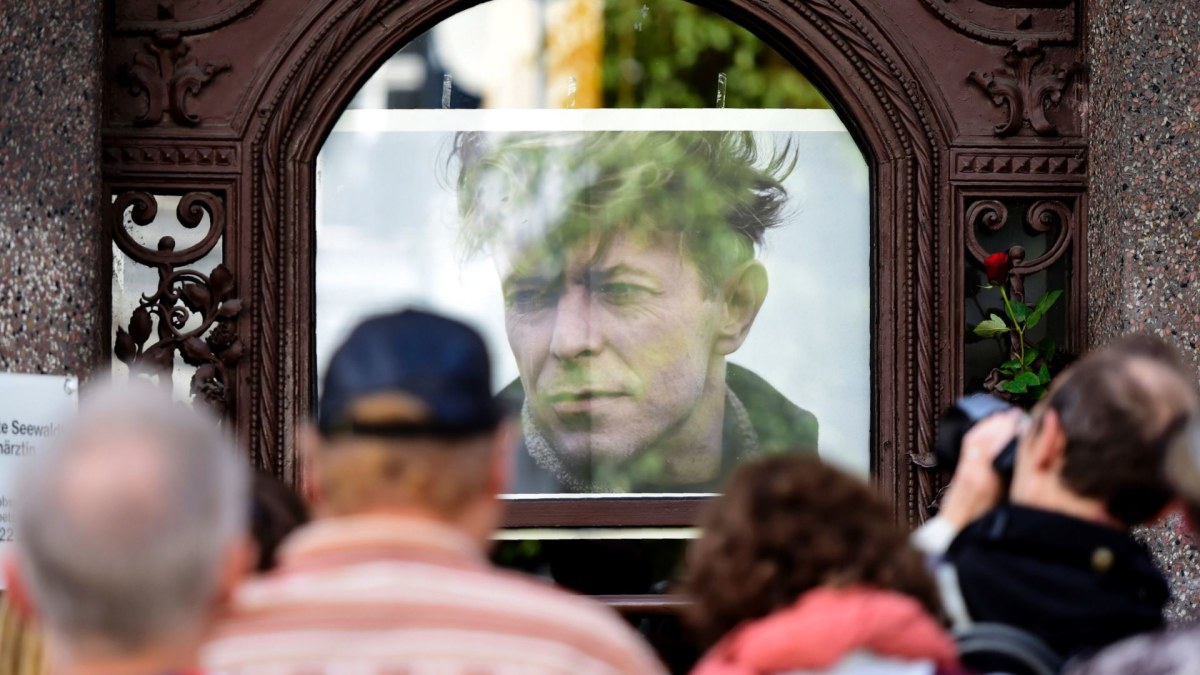 Berlyne atidengta atminimo lenta popmuzikos superžvaigždei Davidui Bowie / AFP/„Scanpix“ nuotr.