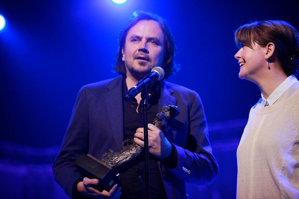 Oskarui Koršunovui įteiktas Hedos apdovanojimas / Vilniaus miesto teatro nuotr.