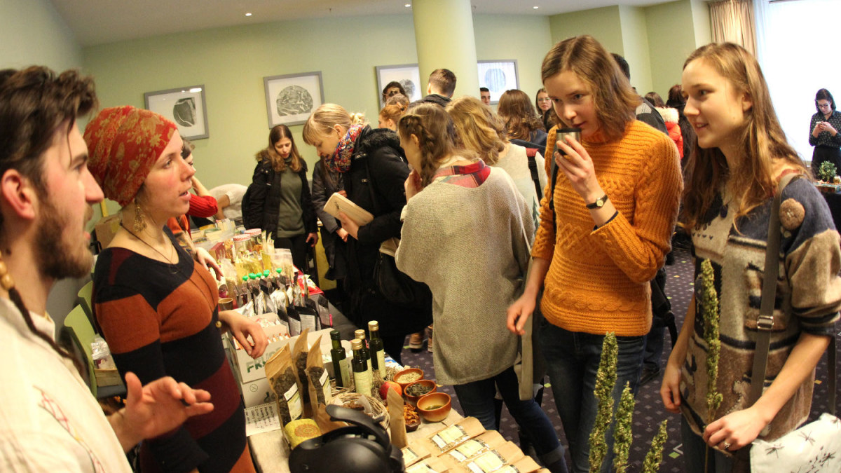 Pirmą kartą rengiamoje Vilniaus sveikatos mugėje bus prekiaujama augaliniu maistu, ekologiškais produktais, natūralia kosmetika ir švaros priemonėmis, knygomis, prekėmis vaikams.  / Konferencijos organizatorių archyvo nuotr.
