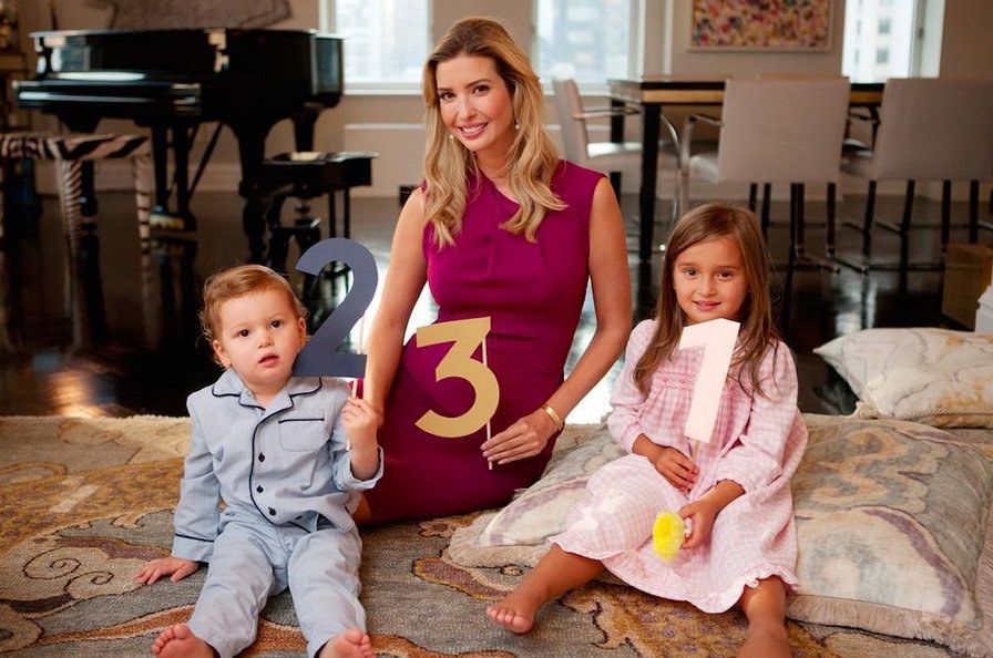 Ivanka Trump su dukra Arabella ir sūnumi Josephu  / „Instagram“/Nathan Kraxberger nuotr.