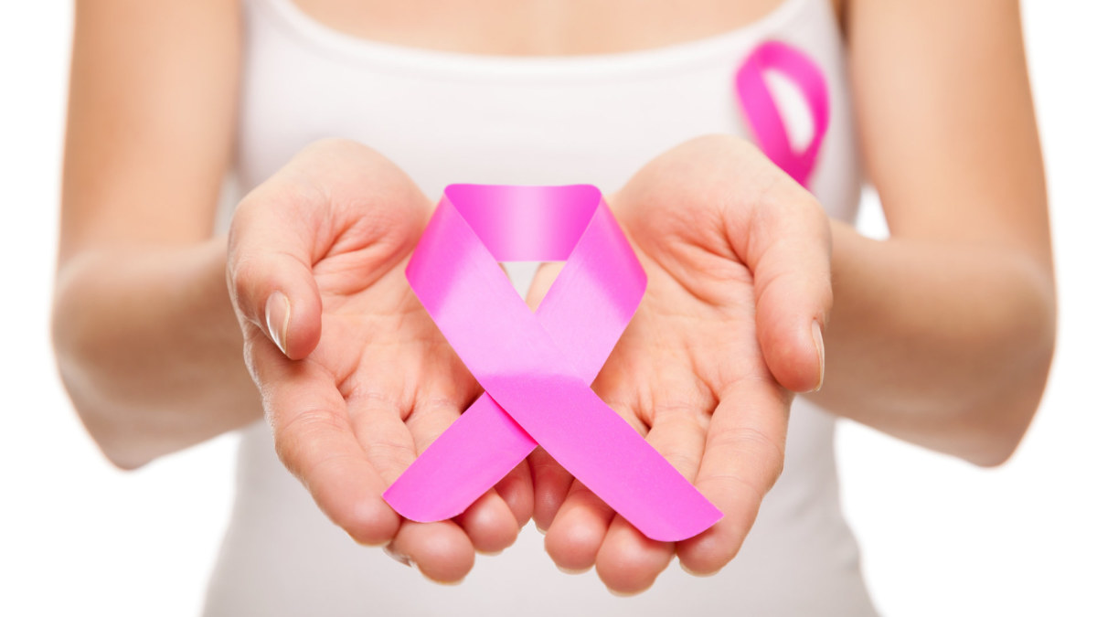 Krūties vėžio simbolis – rožinis kaspinas / „Fotolia“ nuotr.