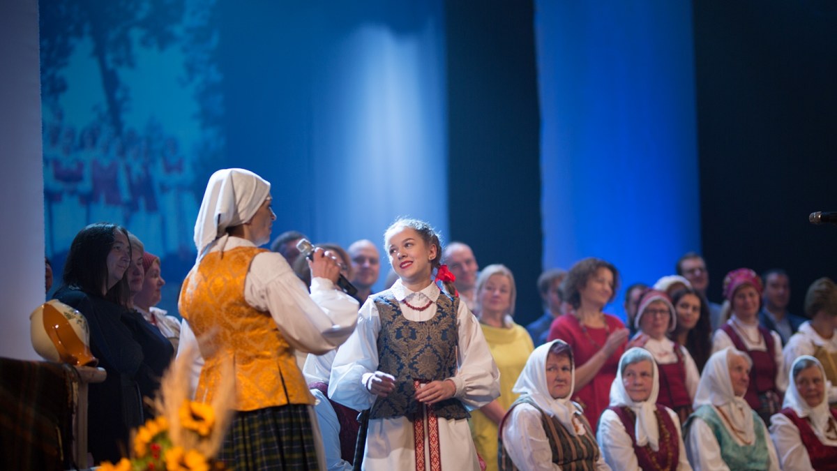 Žiūrų kaimo folkloro ansamblis/M. Vitėno nuotr.