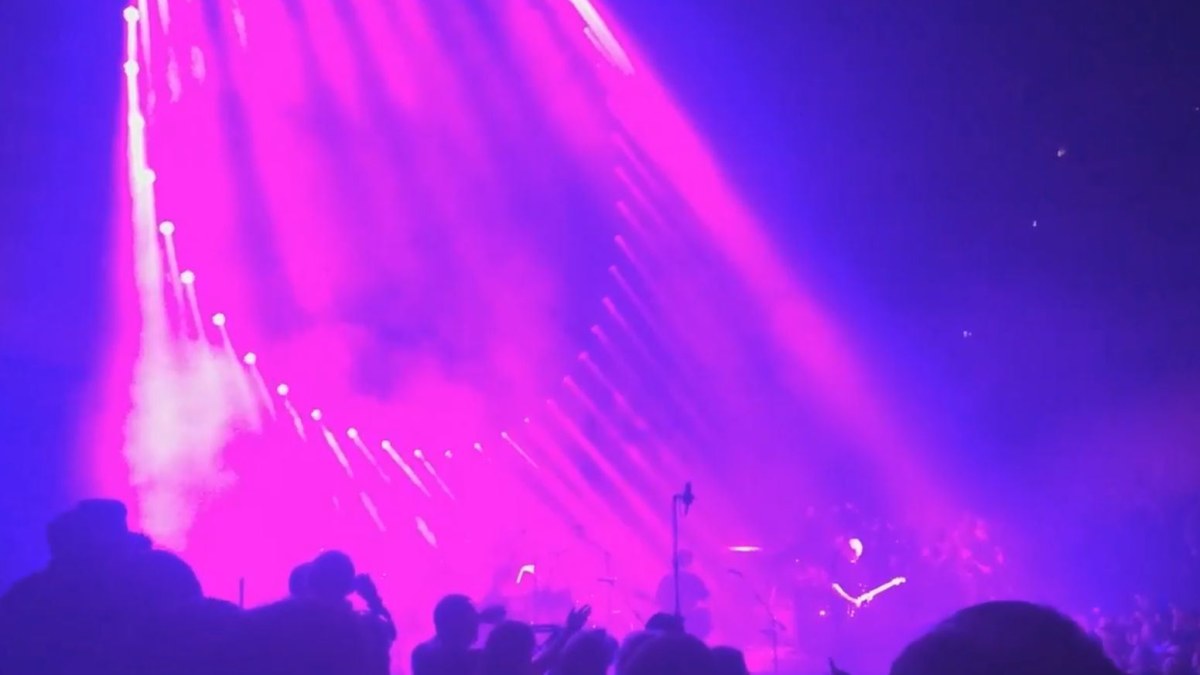Davidas Gilmouras koncerte Londone / Stop kadras