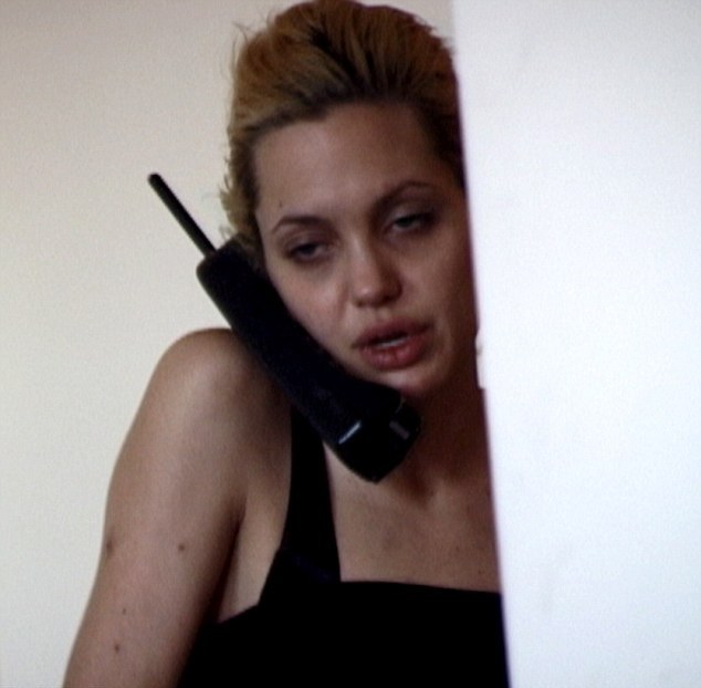 Angelina Jolie / Kadras iš vaizdo įrašo