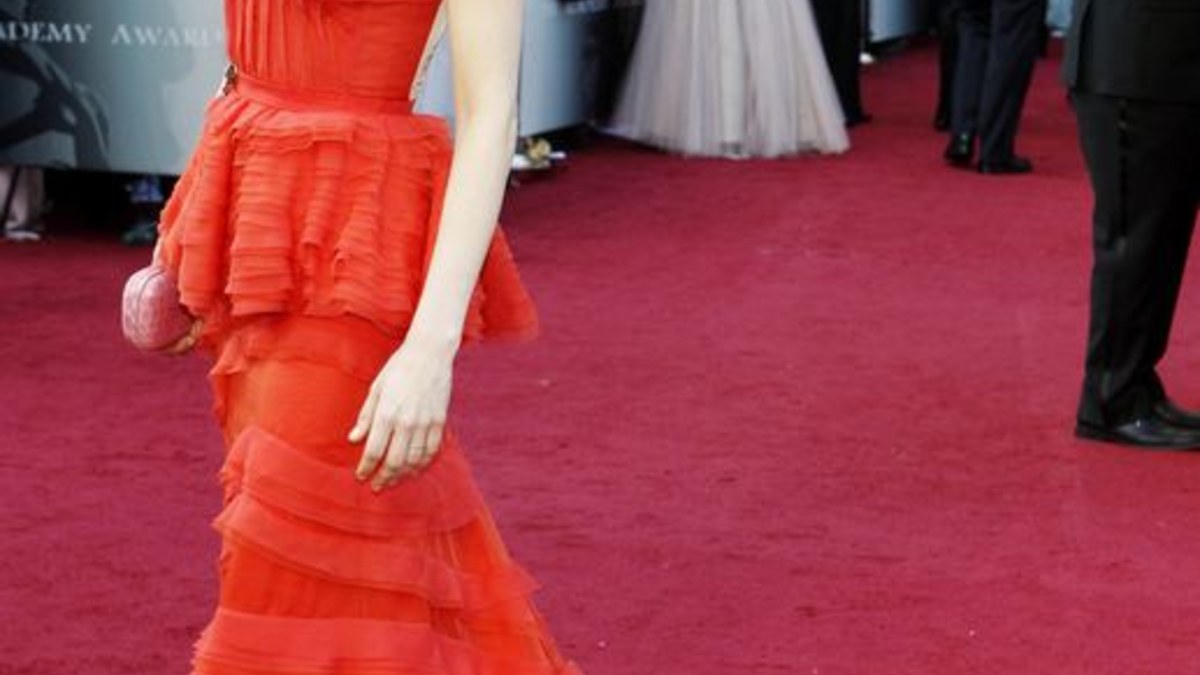 Michelle Williams „Oskarų“ apdovanojimuose 2012-aisiais vilki „Louis Vuitton“ suknelę / „Reuters“/„Scanpix“ nuotr.