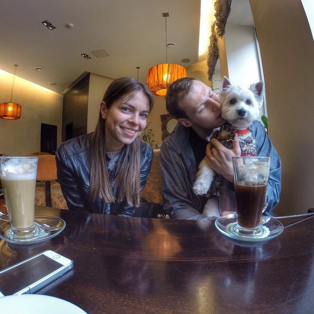 Martynas ir Viktorija Pociai su augintine Knopke / Instagram nuotr.