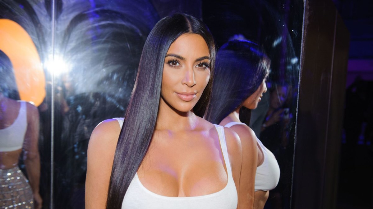 Kim Kardashian nustebino neįtikėtinais figūros linkiais / Vida Press nuotr.