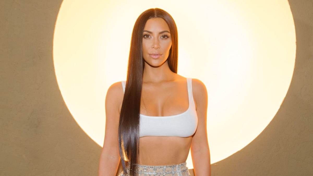 Kim Kardashian nustebino neįtikėtinais figūros linkiais / Vida Press nuotr.