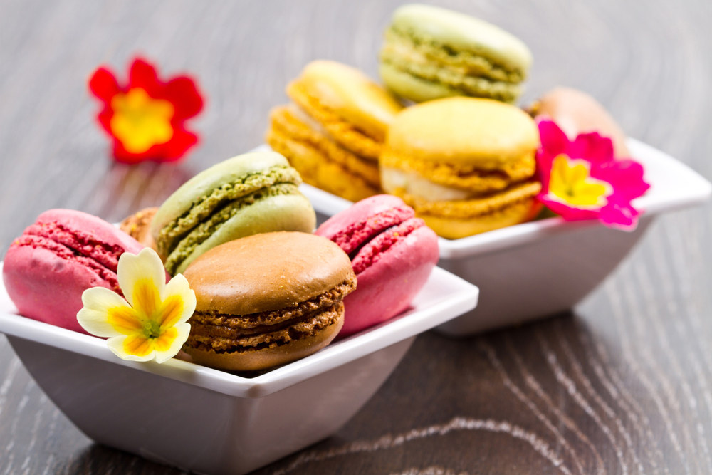 Spalvingieji „Macarons“ – prancūzų virtuvės šedevras. / „Shutterstock“ nuotr.