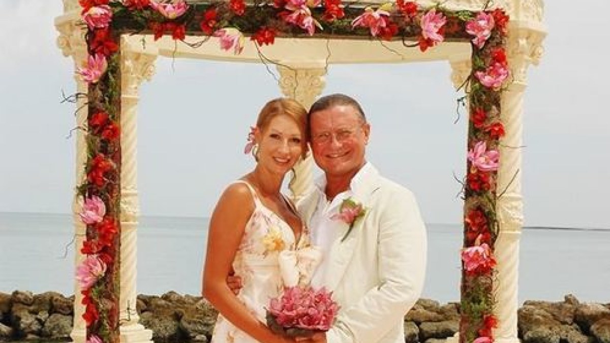 Daina ir Antanas Bosai per savo vestuves 2008-ųjų liepos 29 dieną Bahamose / Asmeninio albumo nuotr.