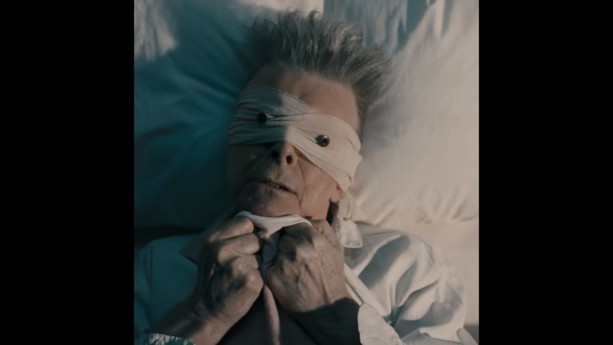 Davidas Bowie vaizdo klipe „Lazarus“ / Stop kadras