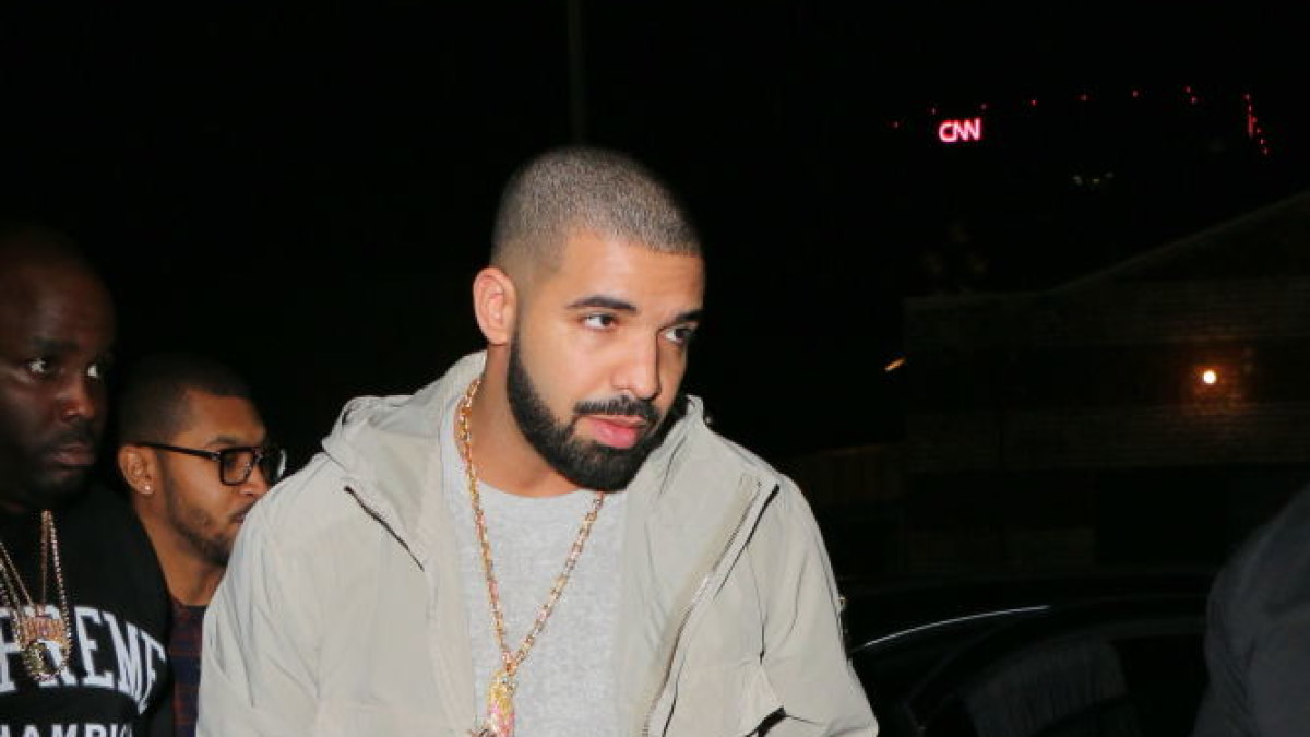 Reperis Drake'as, kaip ir jo garsūs kolegos, neišvengė gerbėjos įsilaužimo į namus